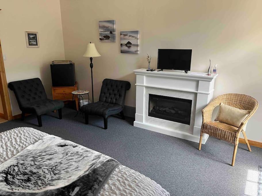 Rock Hill Bed&Breakfast Sharbot Lake Exteriör bild